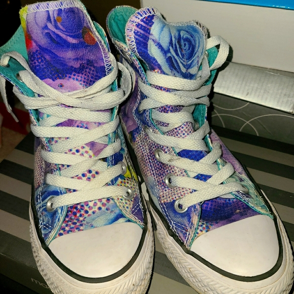 High Top Converse - Picture 1 of 5